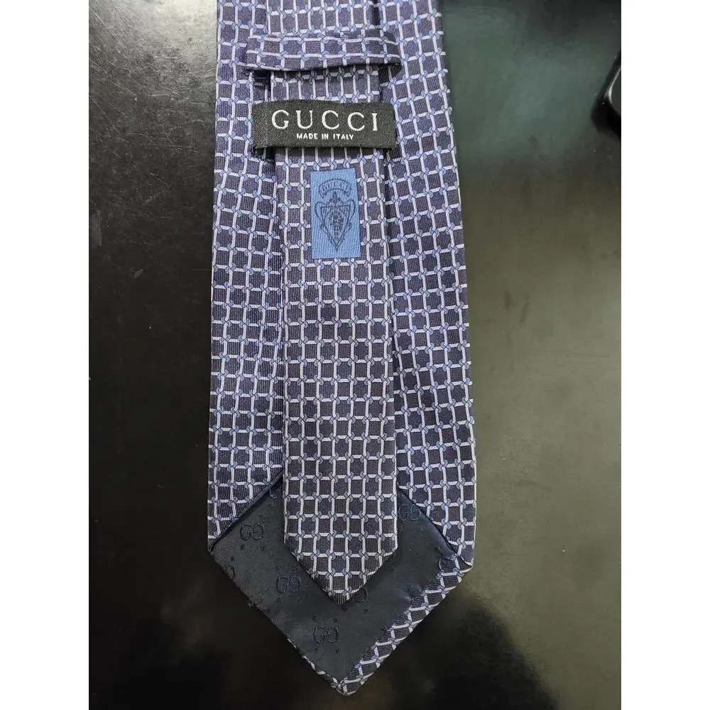 Vintage Gucci Men's Blue Geometric Silk Designer Tie Made in Italy